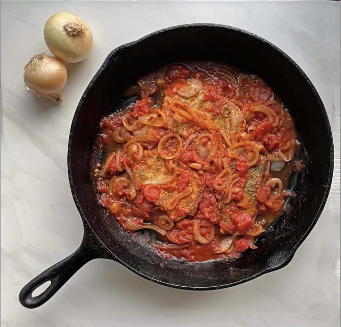 Gollita pork chops Mexican recipe onions and tomatoes