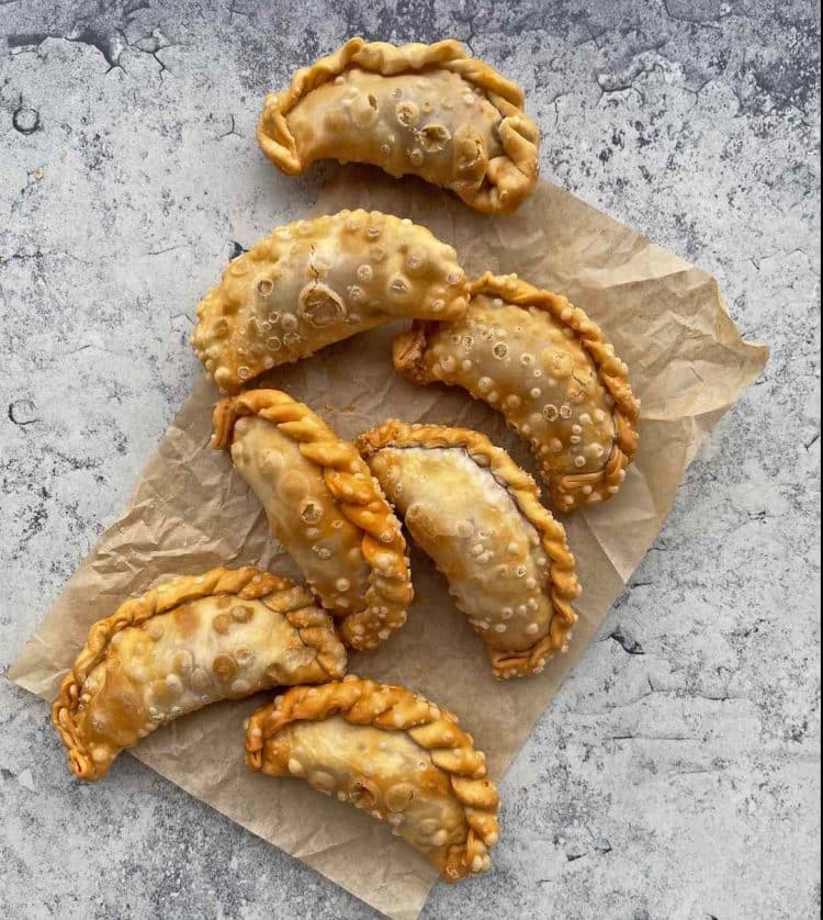 How to Make Puerto Rican Empanadas de Picadillo in 7 Easy Steps