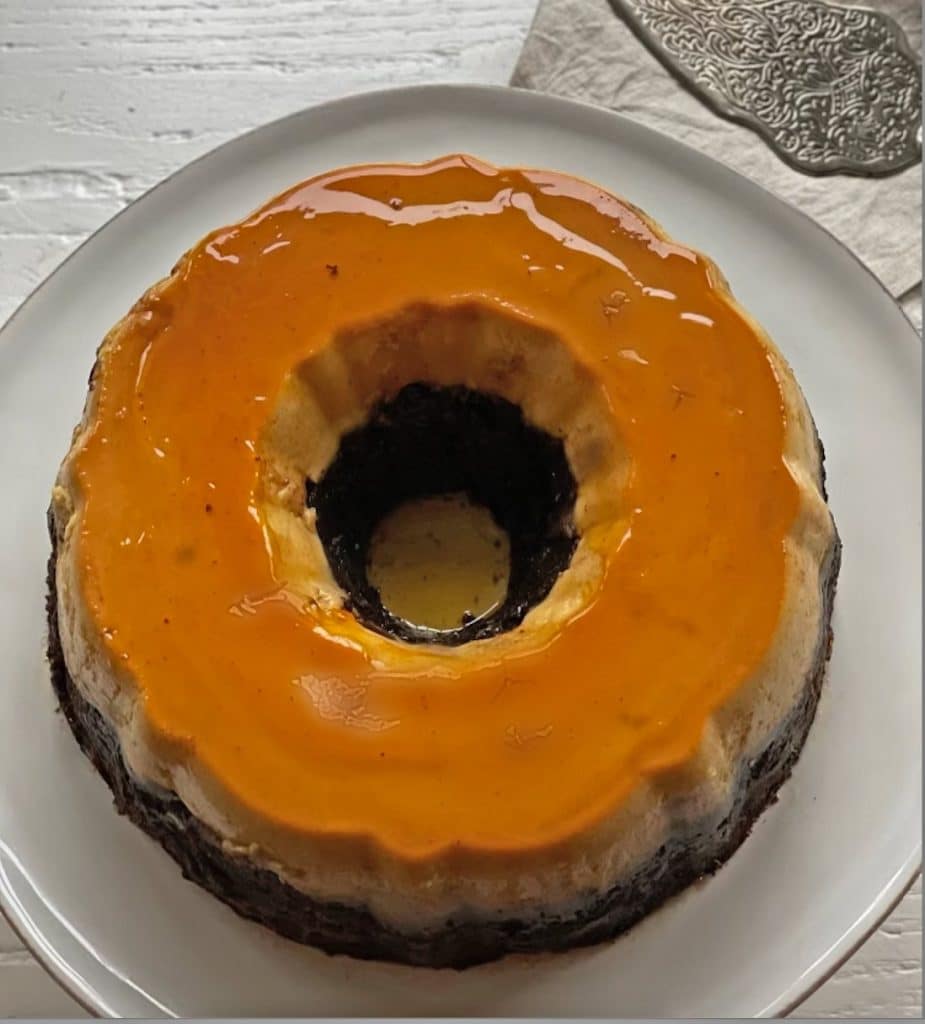 Flancocho is half flan and half bizcocho, or cake