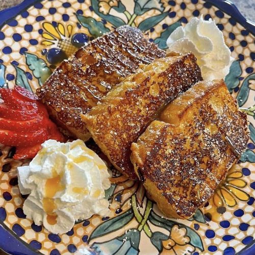 https://familiakitchen.com/wp-content/uploads/2022/09/French-Toast-new-master-1-e1662407748933-500x500.jpg