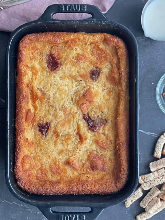 budin de guayaba or guava bread pudding