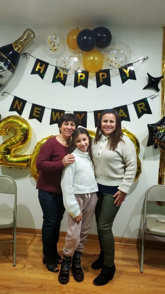Jeannifer Hernandez with her daughter, Sophia, and her mother.
