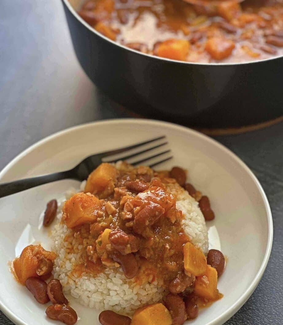 Arroz con Habichuelas: Puerto Rican Rice and Beans