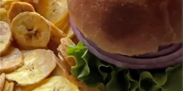 Boricua burger with plantain chips, also called platanutres